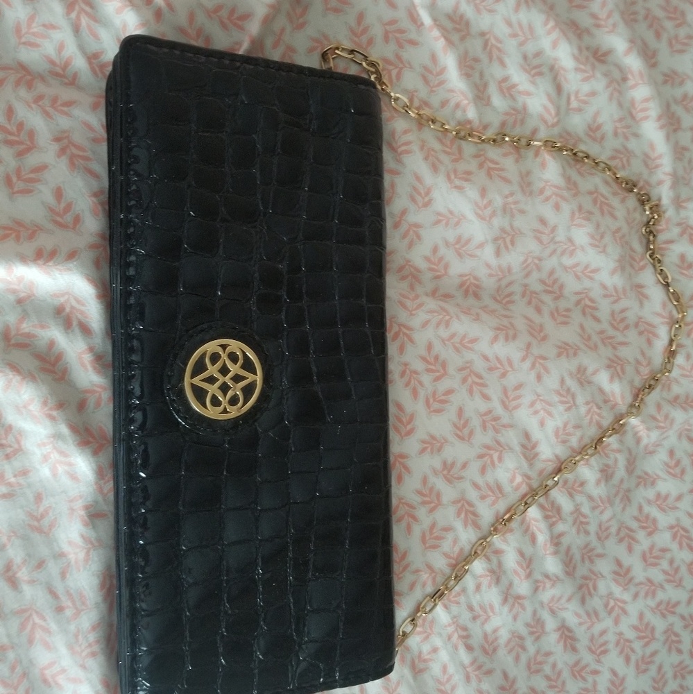 Black clutch